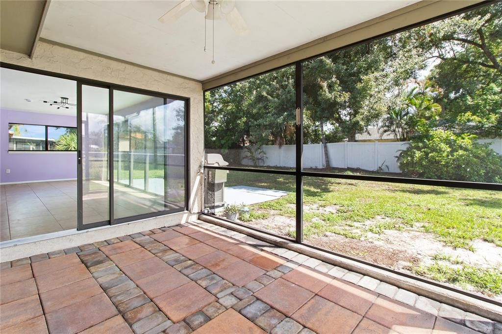 En Venta: $339,000 (2 camas, 2 baños, 1390 Pies cuadrados)