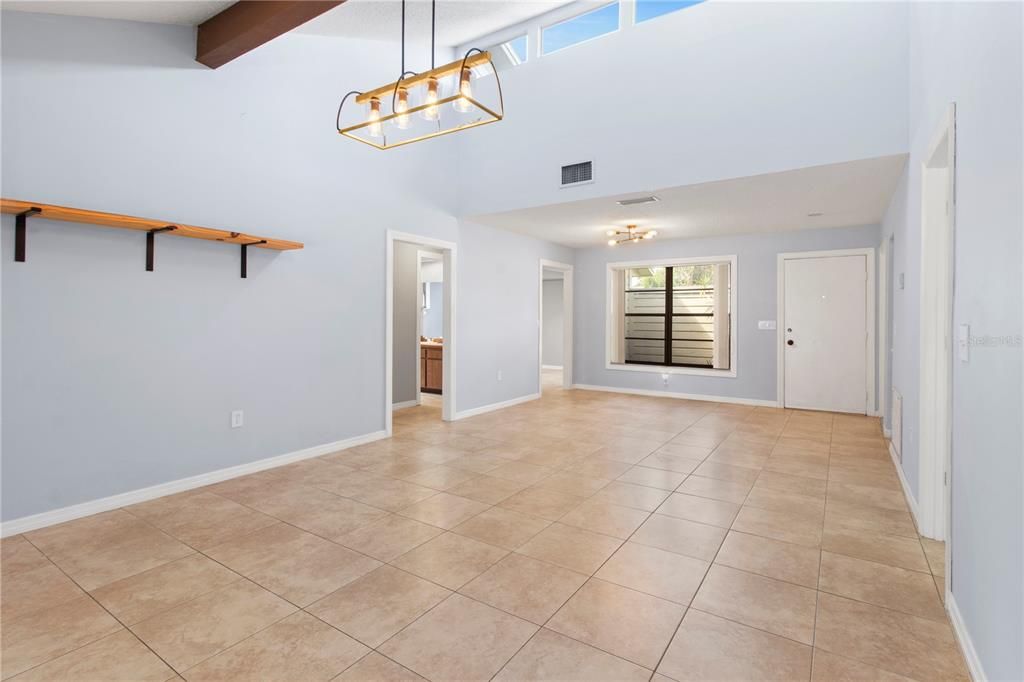 En Venta: $339,000 (2 camas, 2 baños, 1390 Pies cuadrados)