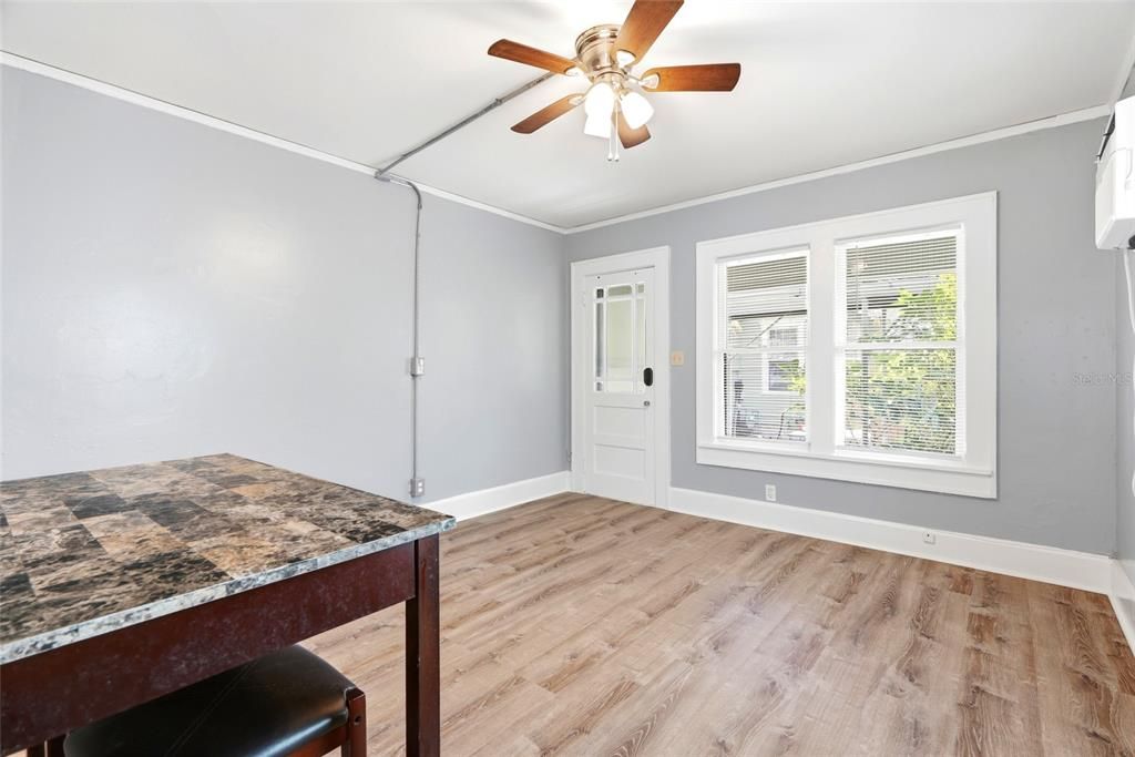 For Rent: $1,200 (0 beds, 1 baths, 250 Square Feet)