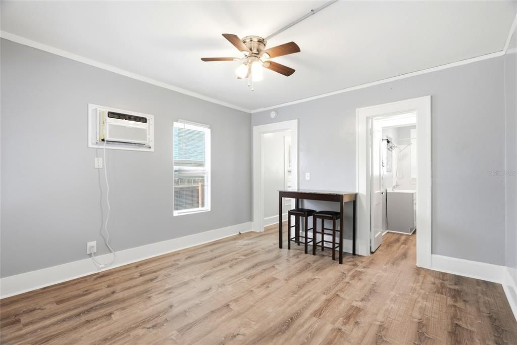 For Rent: $1,200 (0 beds, 1 baths, 250 Square Feet)