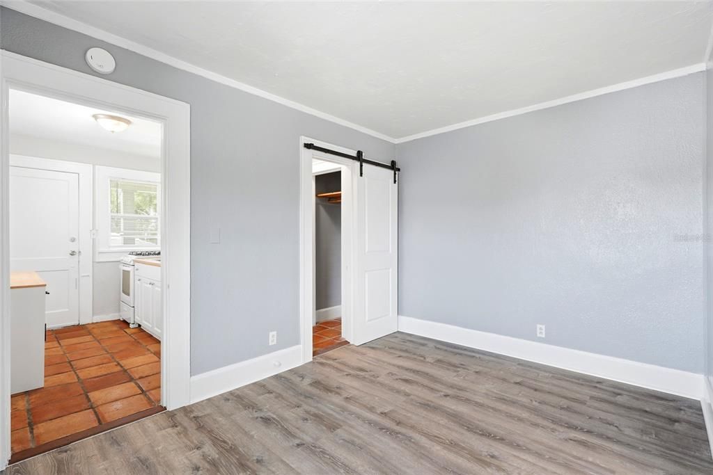 For Rent: $1,200 (0 beds, 1 baths, 250 Square Feet)