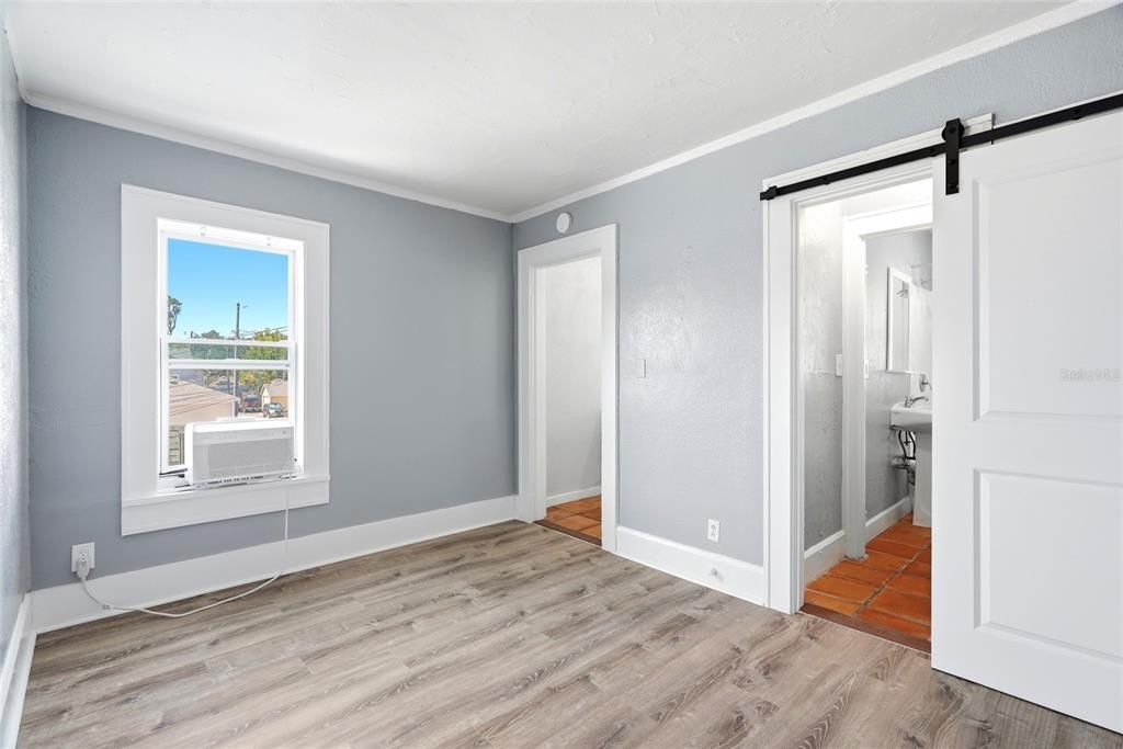 For Rent: $1,200 (0 beds, 1 baths, 250 Square Feet)