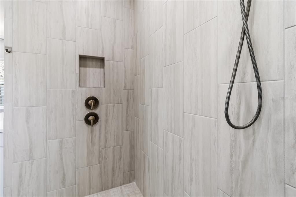 For Rent: $4,995 (4 beds, 3 baths, 3028 Square Feet)