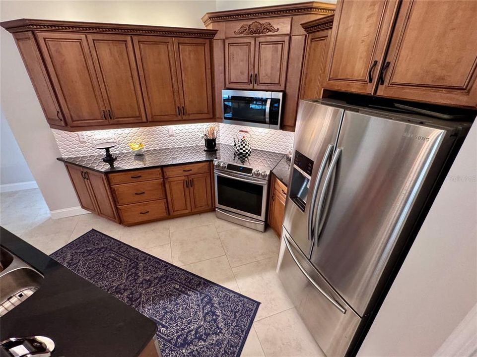 For Sale: $759,000 (3 beds, 2 baths, 2419 Square Feet)