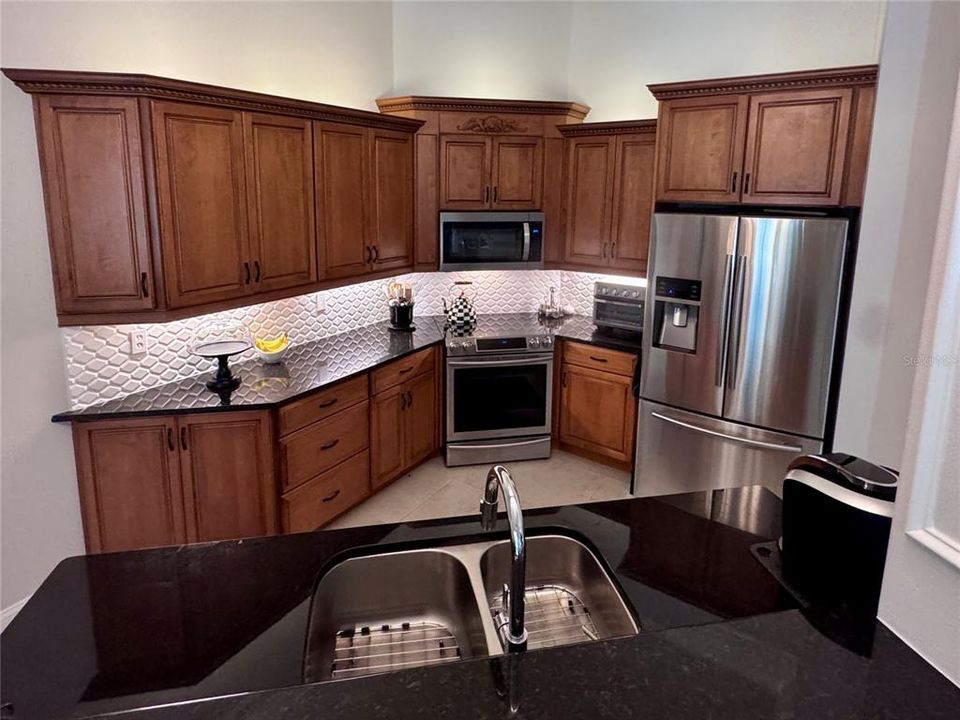 For Sale: $759,000 (3 beds, 2 baths, 2419 Square Feet)