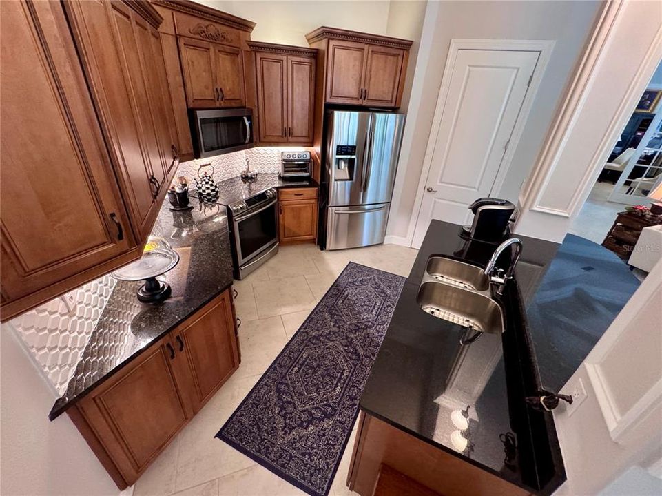For Sale: $759,000 (3 beds, 2 baths, 2419 Square Feet)