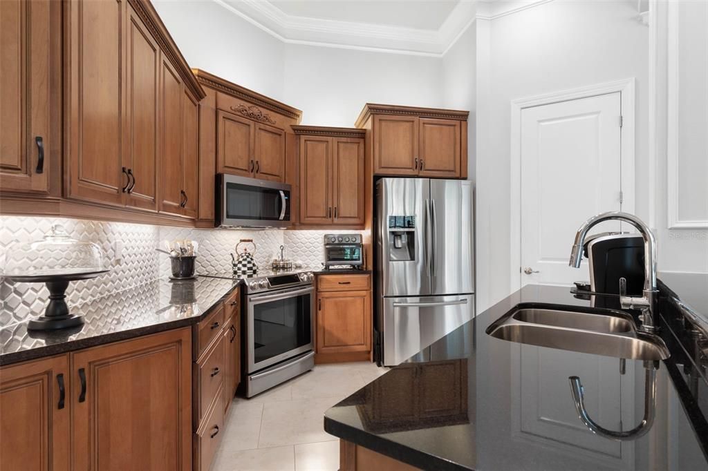 For Sale: $759,000 (3 beds, 2 baths, 2419 Square Feet)