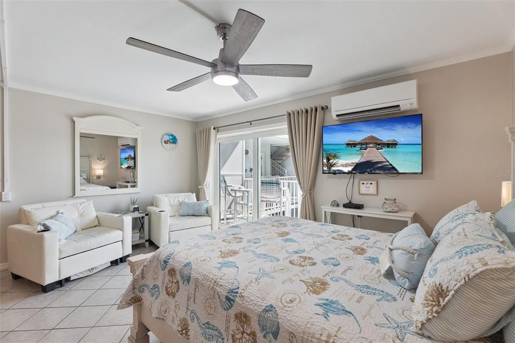 For Sale: $245,000 (1 beds, 1 baths, 459 Square Feet)