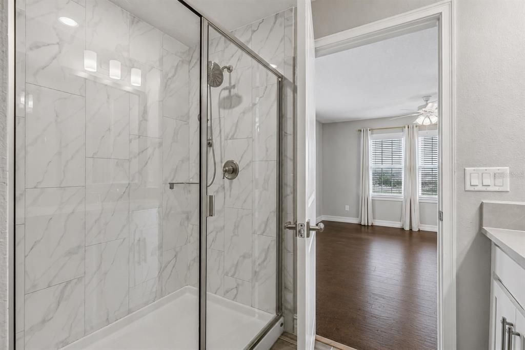 В аренду: $4,800 (3 спален, 3 ванн, 2210 Квадратных фут)