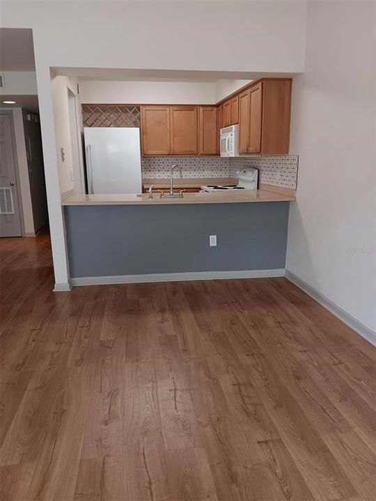 В аренду: $1,700 (2 спален, 2 ванн, 1361 Квадратных фут)