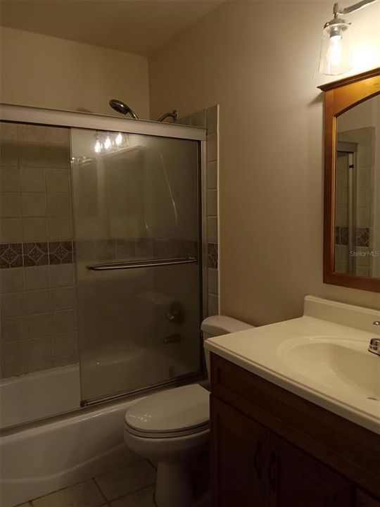 В аренду: $1,700 (2 спален, 2 ванн, 1361 Квадратных фут)