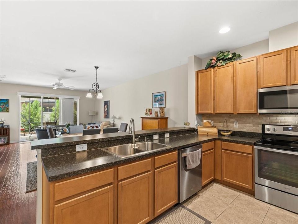 For Sale: $315,000 (3 beds, 2 baths, 1740 Square Feet)