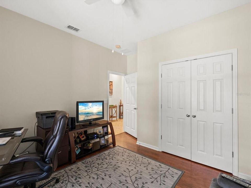 For Sale: $315,000 (3 beds, 2 baths, 1740 Square Feet)