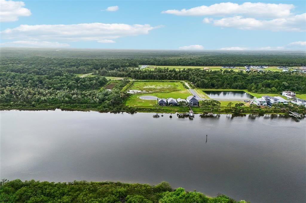 待售: $500,000 (0.18 acres)