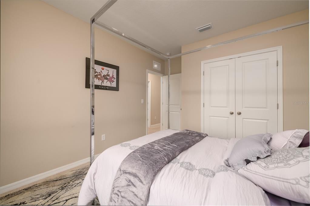 Activo con contrato: $499,900 (5 camas, 3 baños, 2934 Pies cuadrados)
