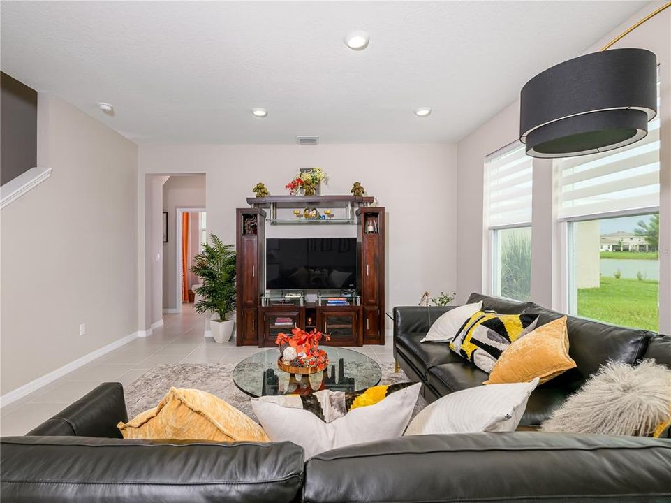 Activo con contrato: $499,900 (5 camas, 3 baños, 2934 Pies cuadrados)