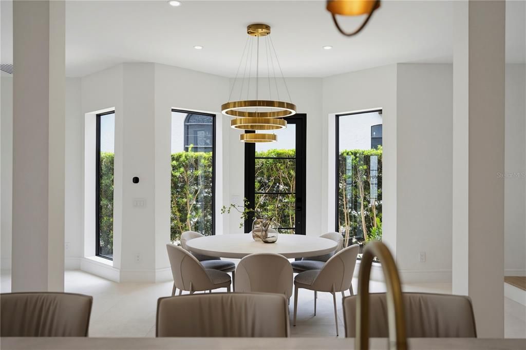 En Venta: $5,999,000 (5 camas, 4 baños, 5511 Pies cuadrados)