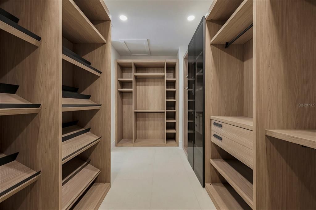 En Venta: $5,999,000 (5 camas, 4 baños, 5511 Pies cuadrados)