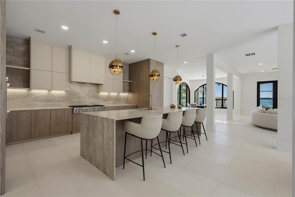 En Venta: $5,999,000 (5 camas, 4 baños, 5511 Pies cuadrados)