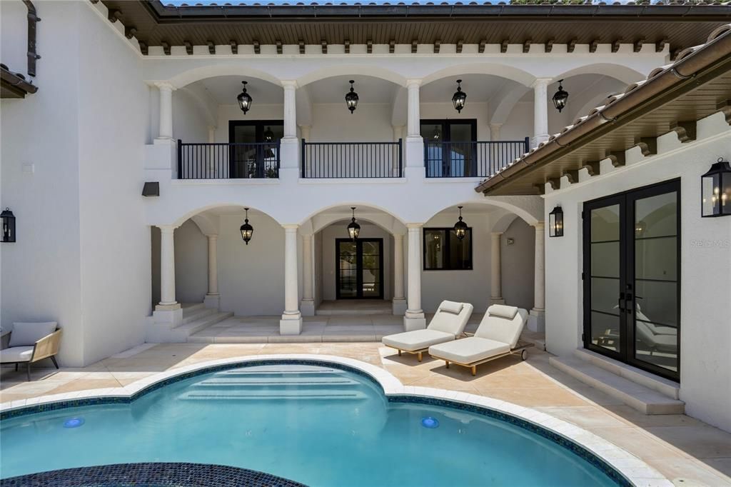 En Venta: $5,999,000 (5 camas, 4 baños, 5511 Pies cuadrados)