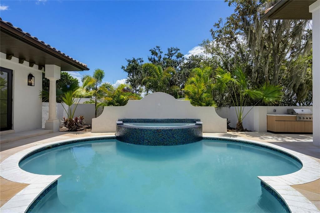 En Venta: $5,999,000 (5 camas, 4 baños, 5511 Pies cuadrados)