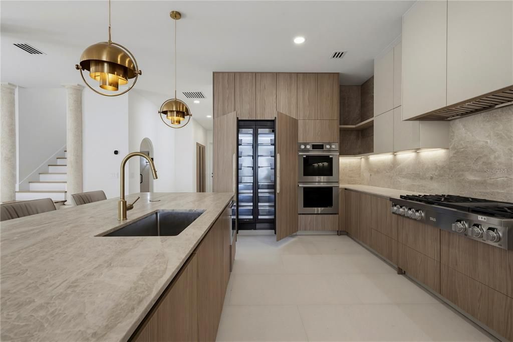 En Venta: $5,999,000 (5 camas, 4 baños, 5511 Pies cuadrados)