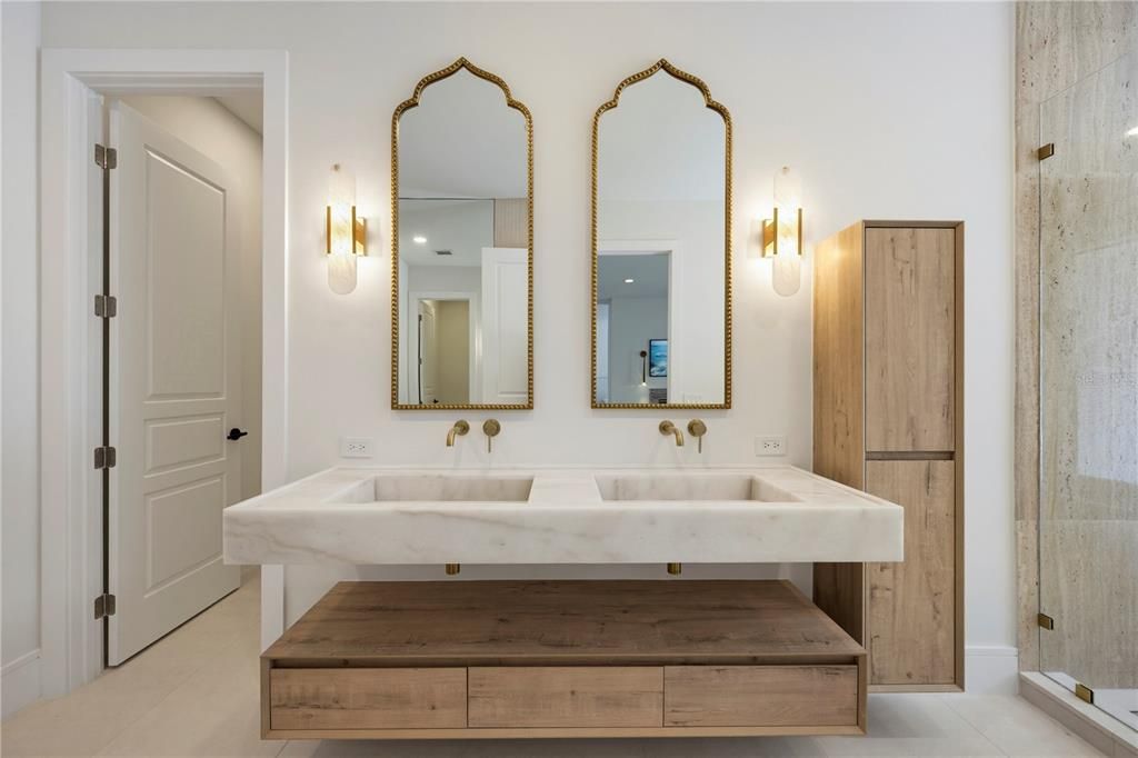 En Venta: $5,999,000 (5 camas, 4 baños, 5511 Pies cuadrados)