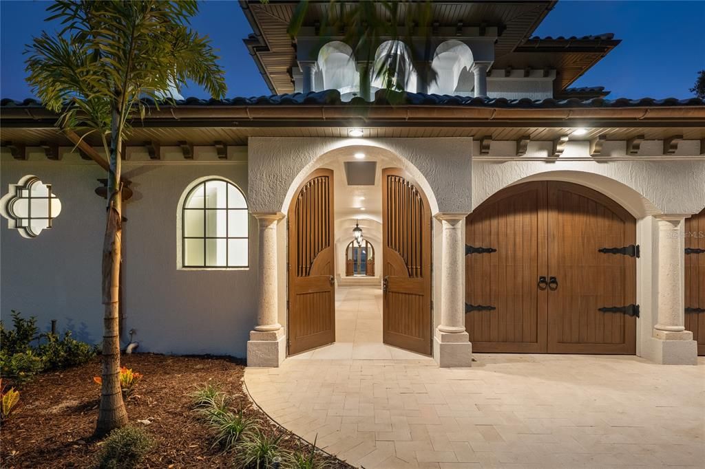 En Venta: $5,999,000 (5 camas, 4 baños, 5511 Pies cuadrados)