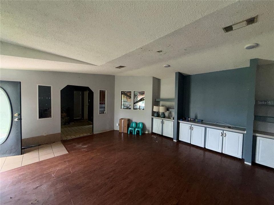 En Venta: $220,000 (3 camas, 2 baños, 1680 Pies cuadrados)