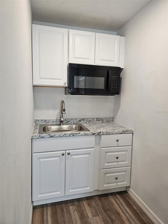 For Rent: $1,150 (1 beds, 1 baths, 1463 Square Feet)