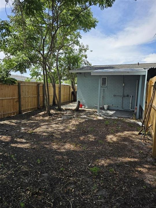 For Rent: $1,150 (1 beds, 1 baths, 1463 Square Feet)