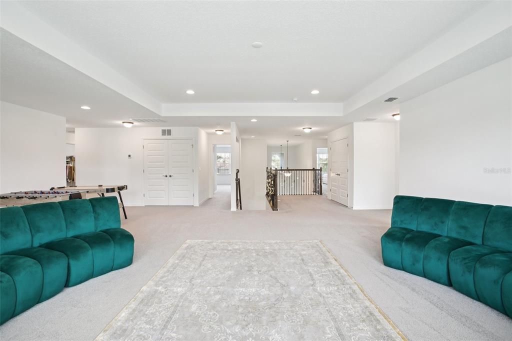 Active With Contract: $1,095,000 (6 beds, 5 baths, 5506 Square Feet)