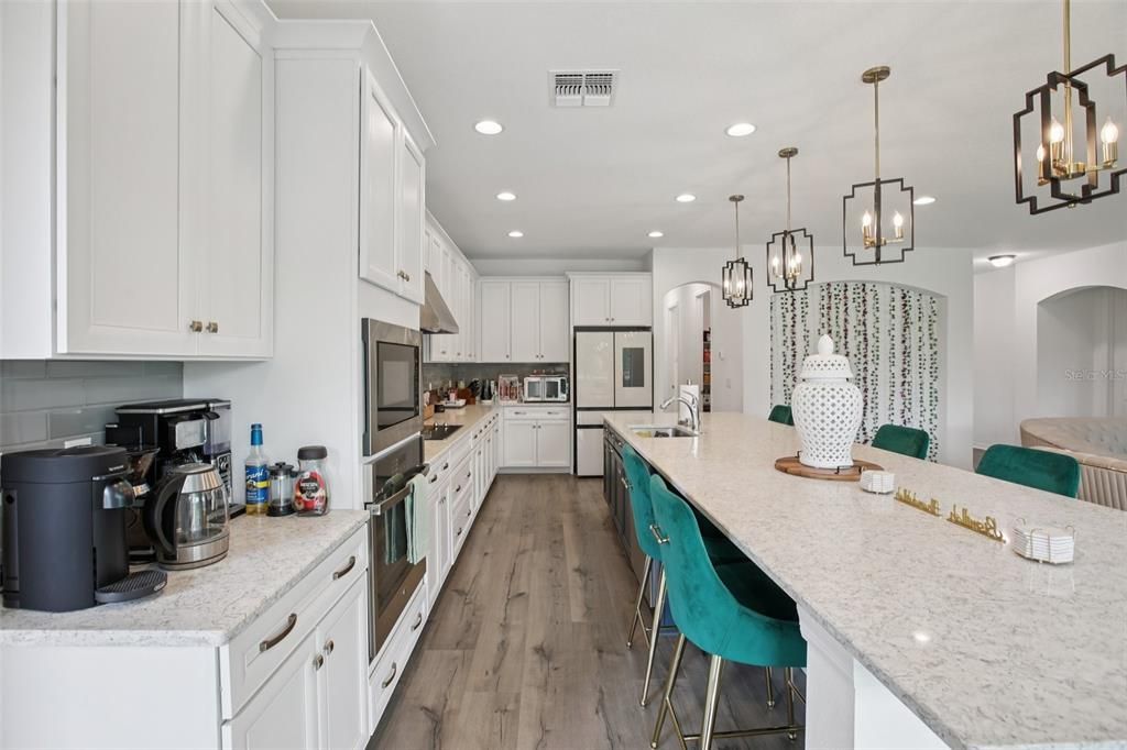 Active With Contract: $1,095,000 (6 beds, 5 baths, 5506 Square Feet)