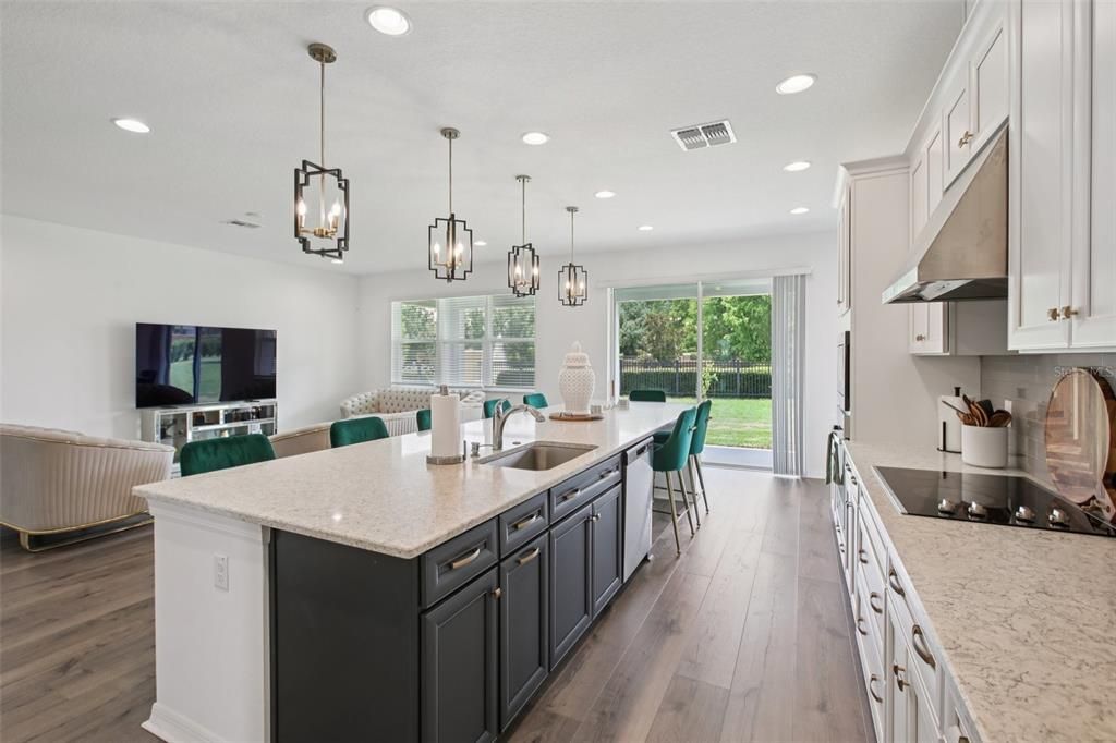 Active With Contract: $1,095,000 (6 beds, 5 baths, 5506 Square Feet)
