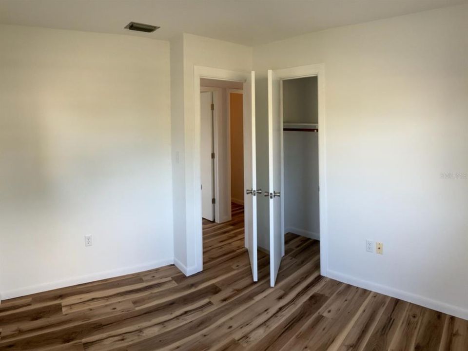 En Venta: $300,000 (3 camas, 2 baños, 1099 Pies cuadrados)