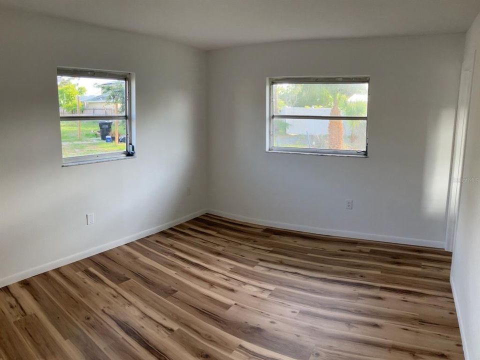 En Venta: $300,000 (3 camas, 2 baños, 1099 Pies cuadrados)