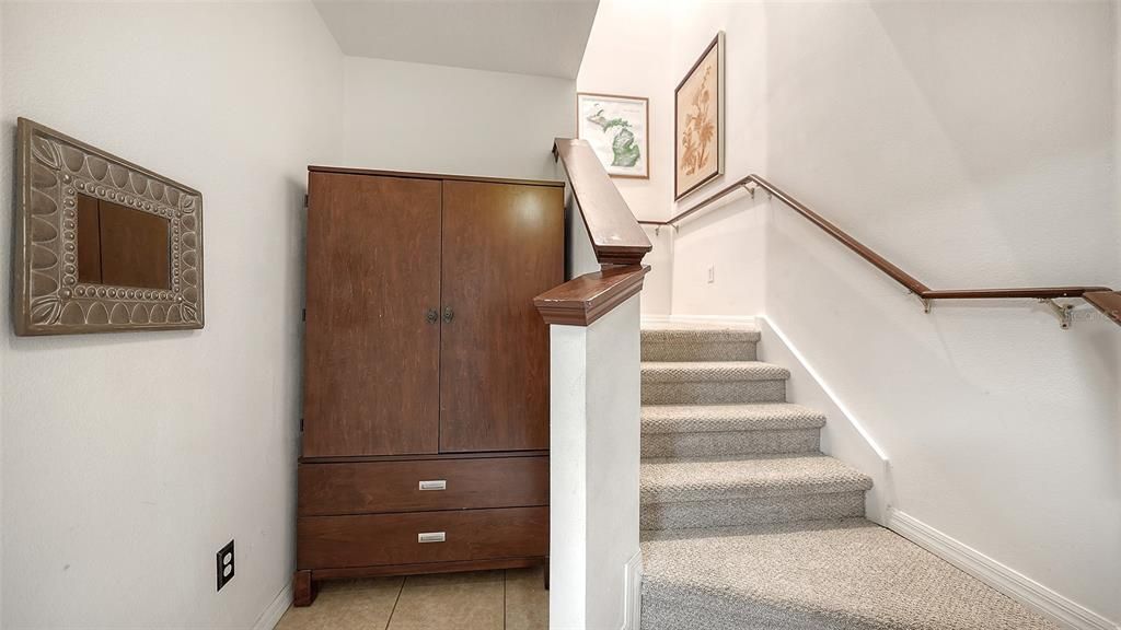 На продажу: $329,900 (2 спален, 2 ванн, 1920 Квадратных фут)