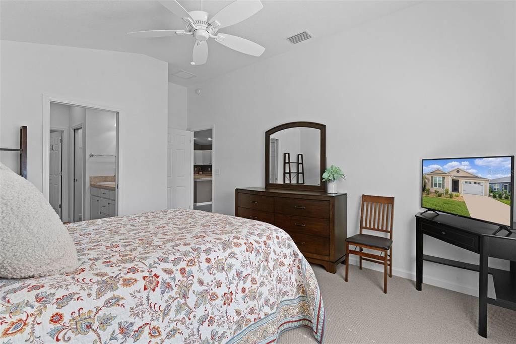 For Sale: $309,000 (2 beds, 2 baths, 1295 Square Feet)