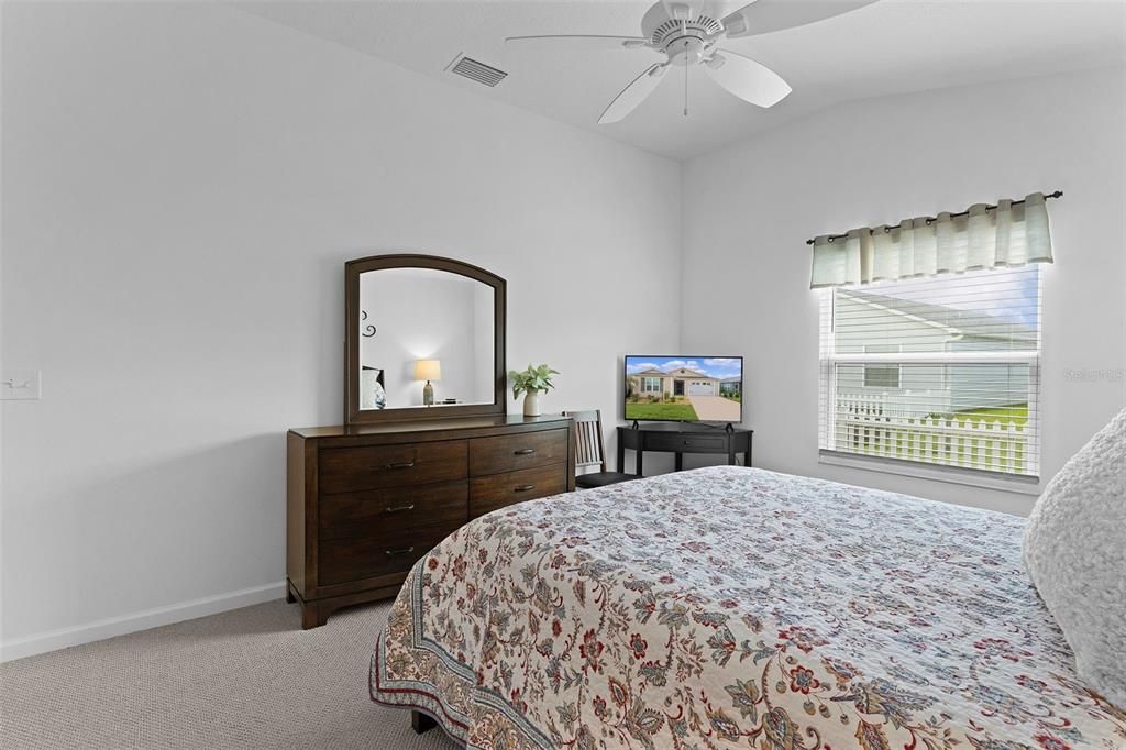 For Sale: $309,000 (2 beds, 2 baths, 1295 Square Feet)