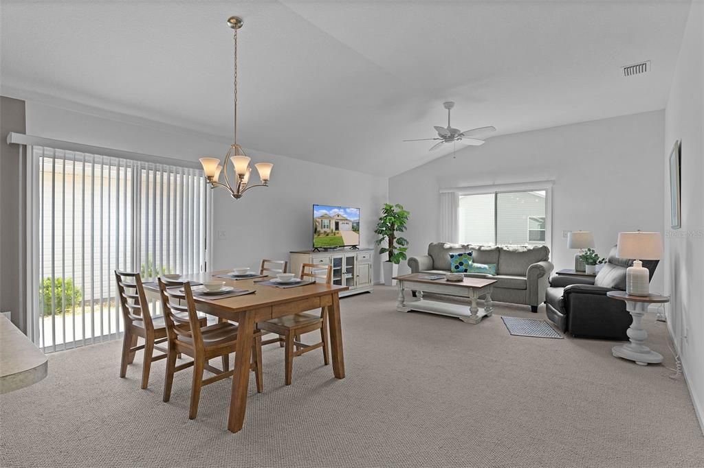 For Sale: $309,000 (2 beds, 2 baths, 1295 Square Feet)