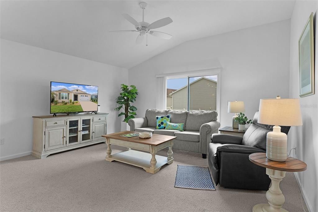 For Sale: $309,000 (2 beds, 2 baths, 1295 Square Feet)