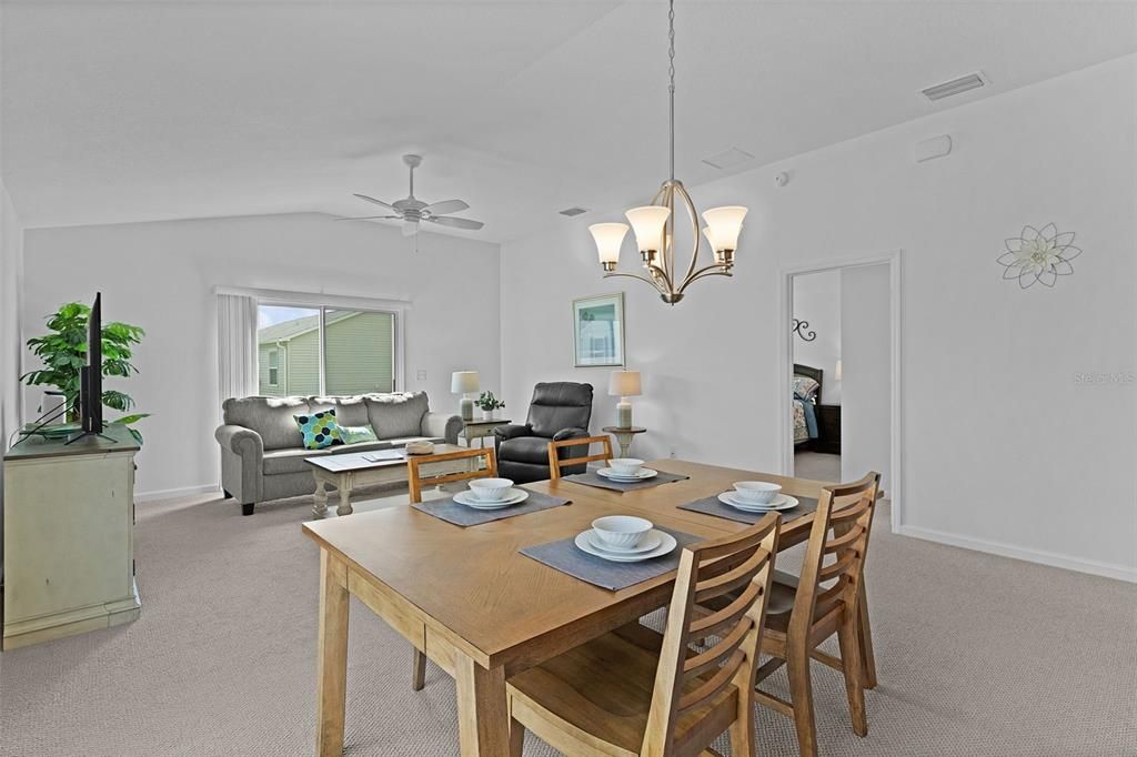 For Sale: $309,000 (2 beds, 2 baths, 1295 Square Feet)