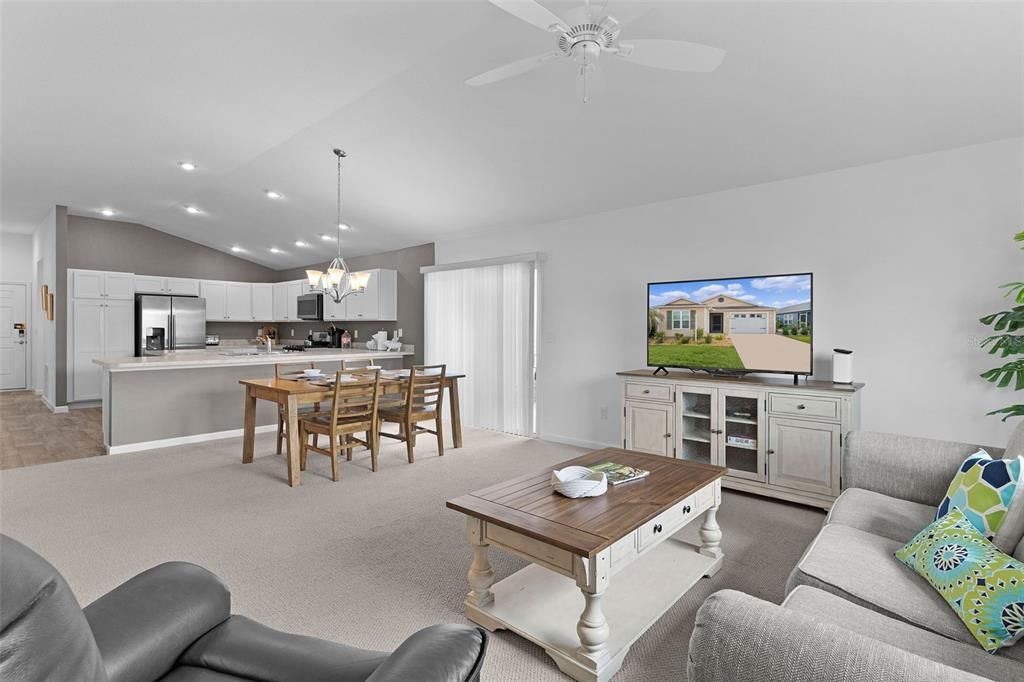 For Sale: $309,000 (2 beds, 2 baths, 1295 Square Feet)