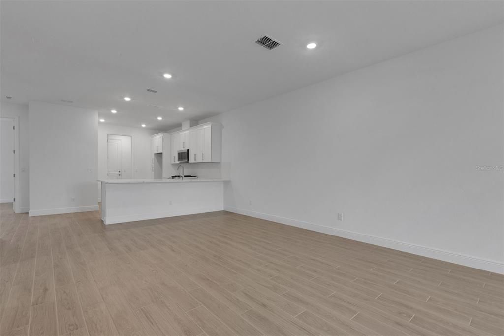 На продажу: $388,999 (2 спален, 2 ванн, 1452 Квадратных фут)