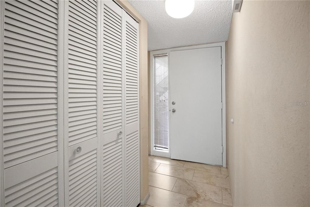 В аренду: $2,000 (2 спален, 2 ванн, 924 Квадратных фут)