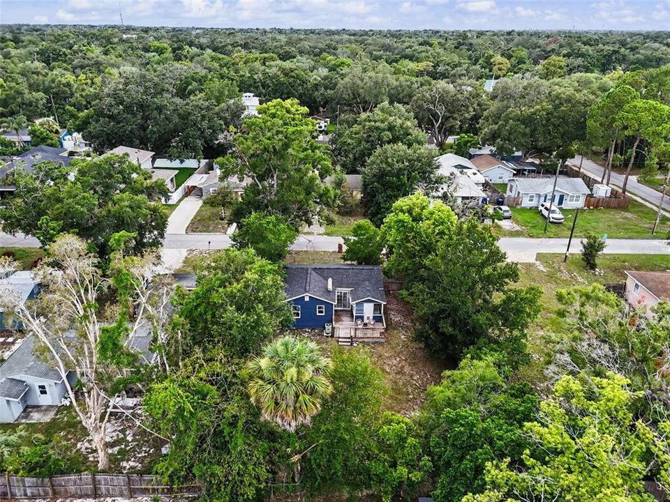 Active With Contract: $300,000 (2 beds, 1 baths, 744 Square Feet)