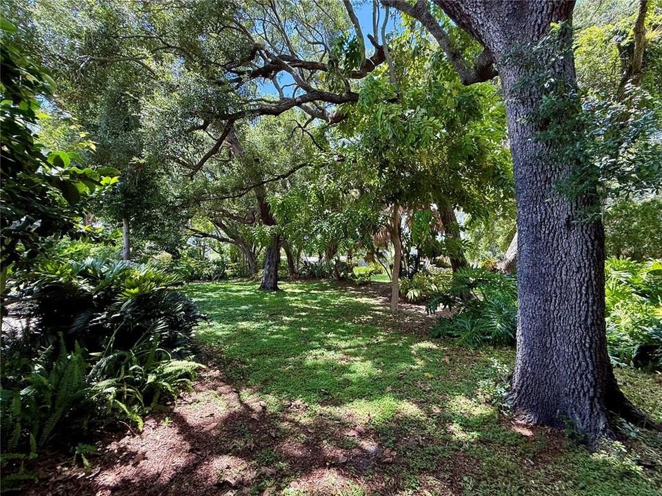 For Sale: $774,500 (4 beds, 4 baths, 2496 Square Feet)