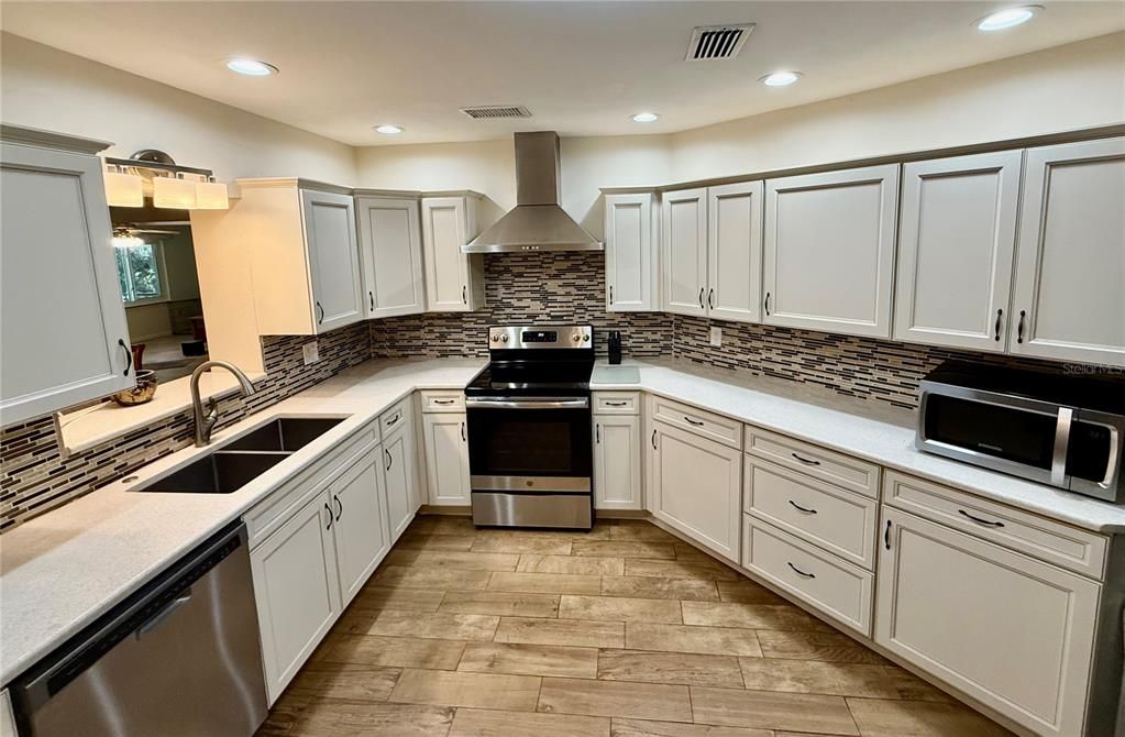 For Sale: $774,500 (4 beds, 4 baths, 2496 Square Feet)