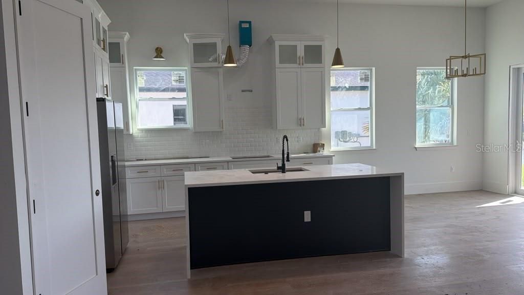 For Sale: $869,000 (4 beds, 3 baths, 2346 Square Feet)