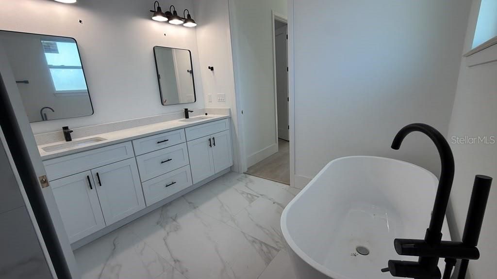 For Sale: $869,000 (4 beds, 3 baths, 2346 Square Feet)